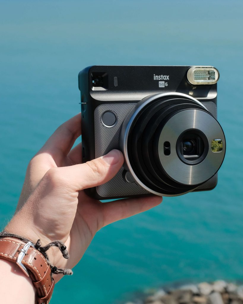 Fujifilm Instax SQ6 review - instant camera 