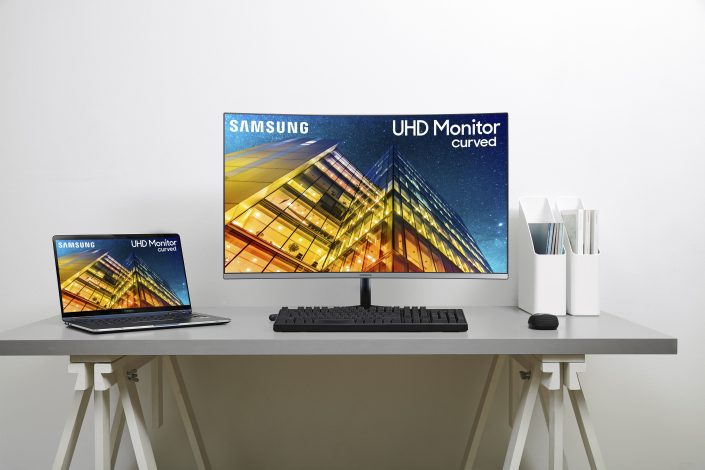 Samsung UR59C 32" Monitor