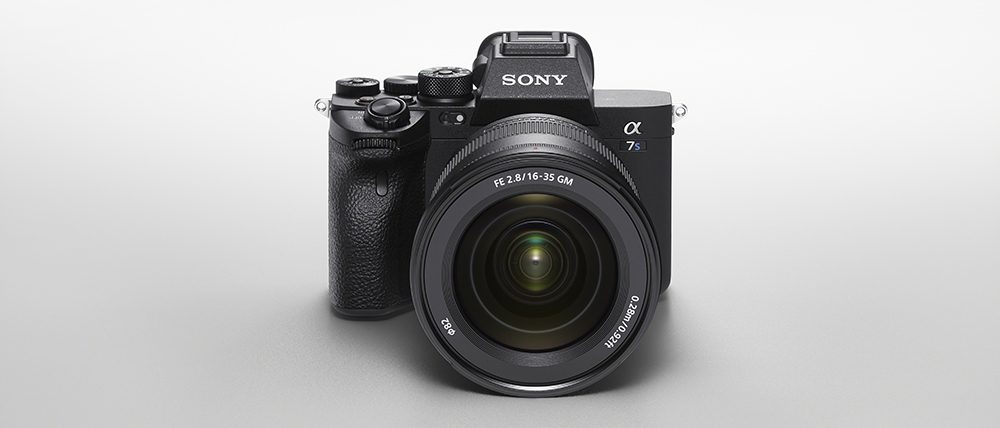 Sony a7S III front top