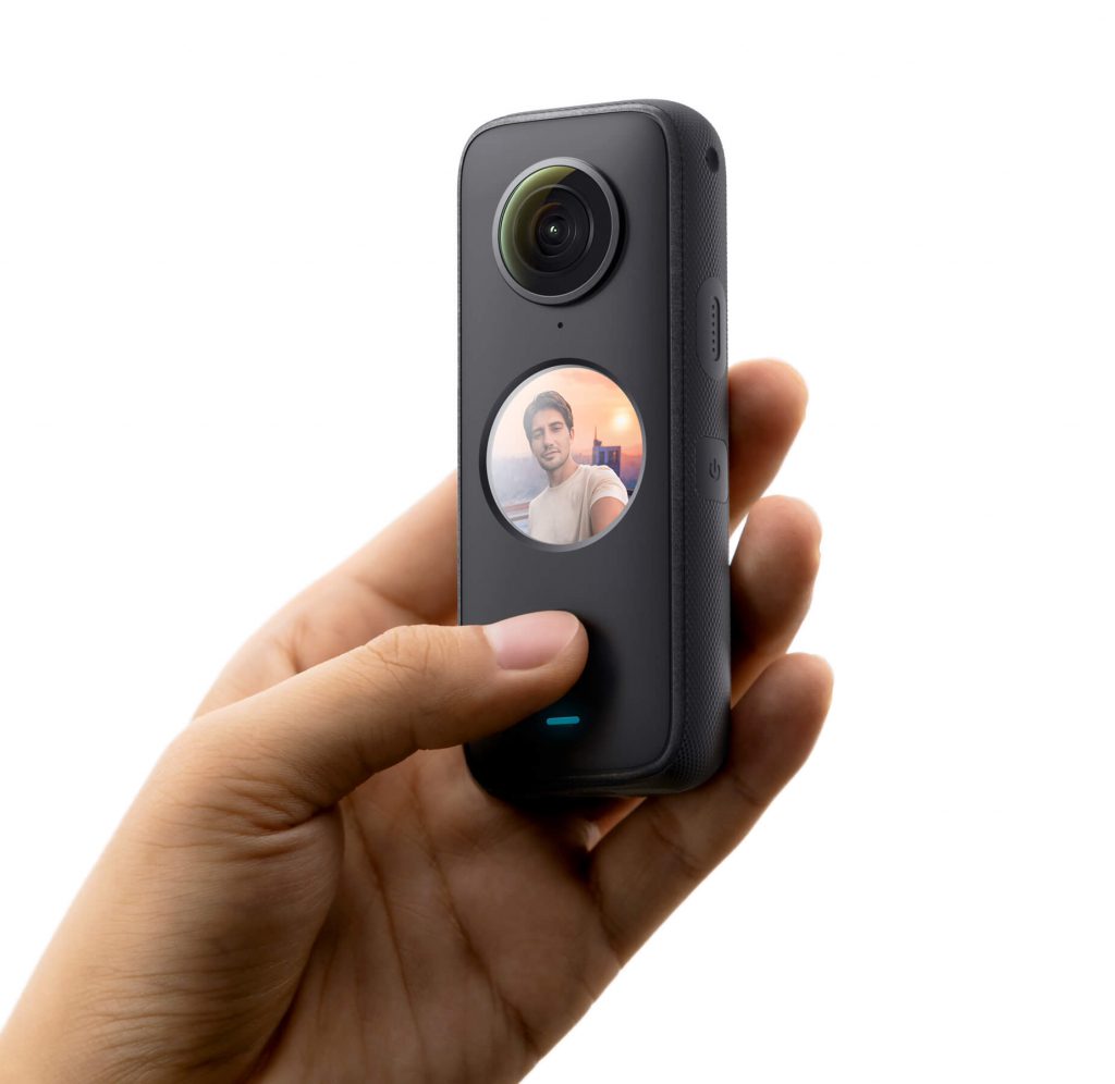 insta360 ONE X2 in hand