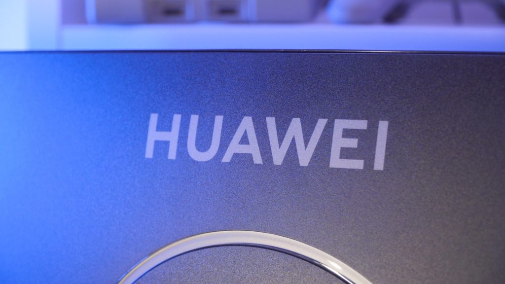 Huawei MateView GT closeup