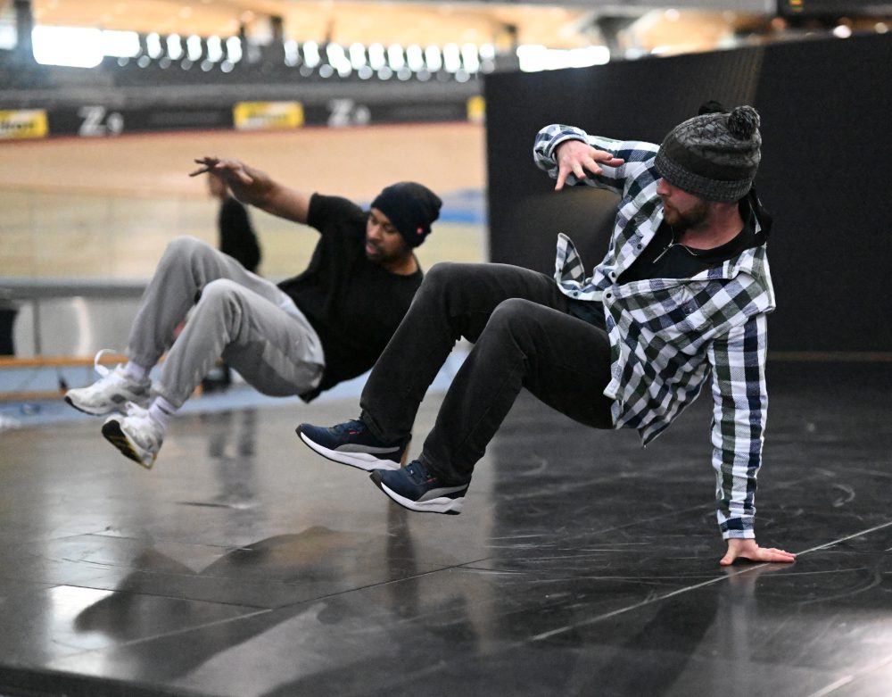 Z9 breakdancers