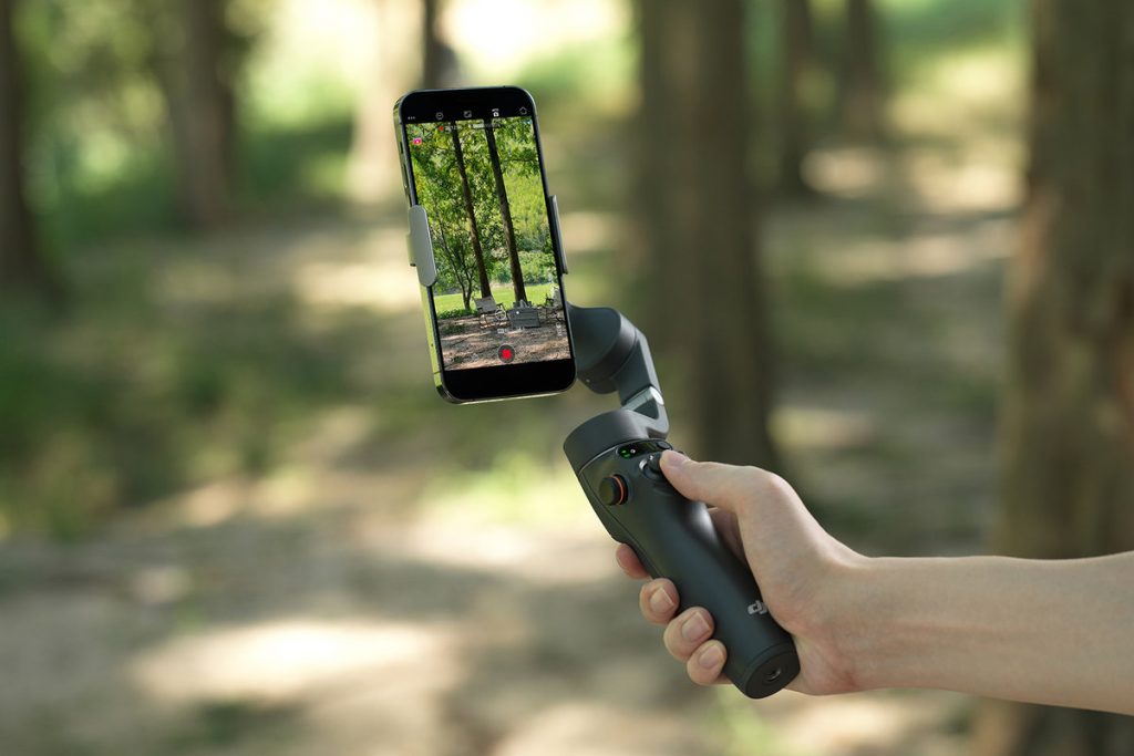 DJI OSMO Mobile 6 lifestyle woods